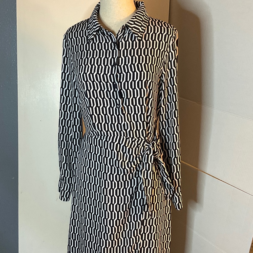 Black & White Geometric Long-Sleeve Wrap Dress